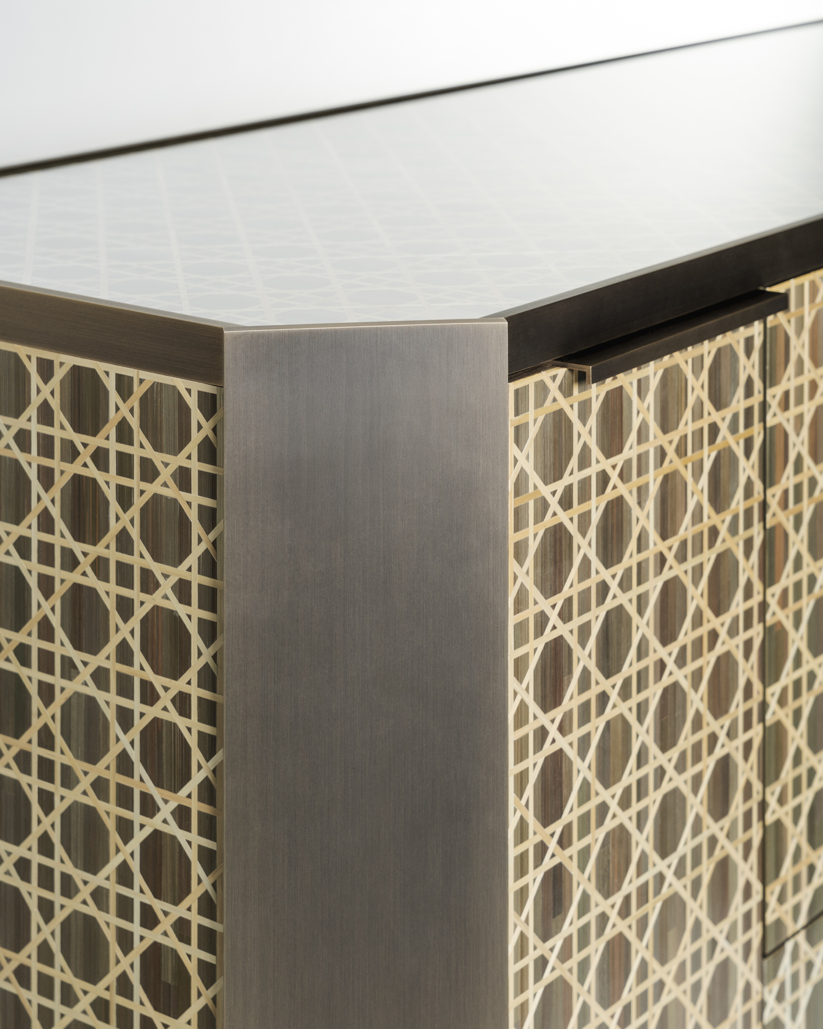 Lison de Caunes — Ernest de la Torre Cabinet